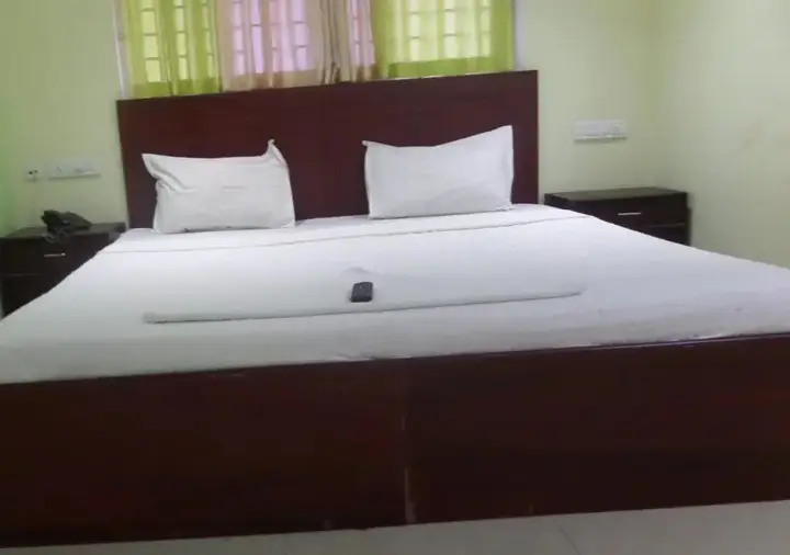 Аллеппи: Hotel Revis Heights