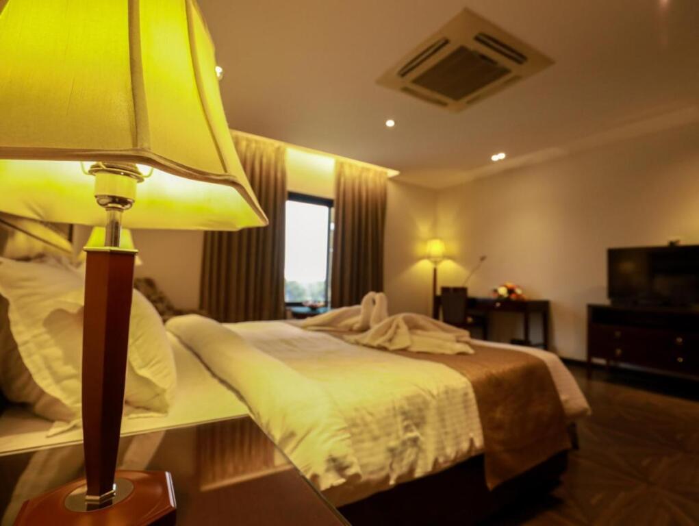 Тезпур: The Fern Residency Tezpur