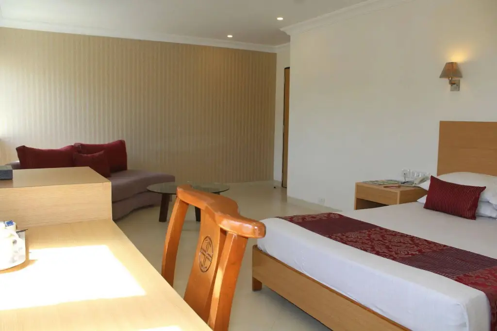 Ченнаи: The Lotus Apartment Hotels - Burkit Road