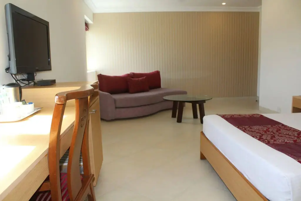 Ченнаи: The Lotus Apartment Hotels - Burkit Road