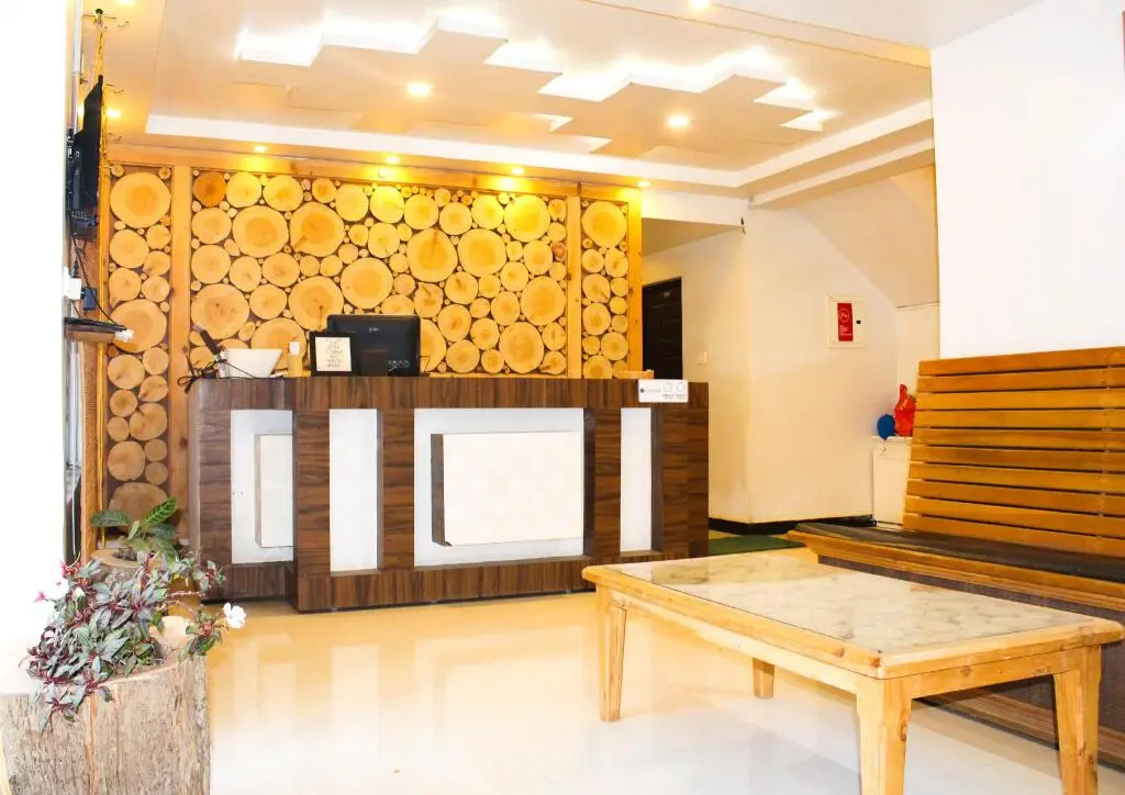 Ути: Al Woodlands Residency