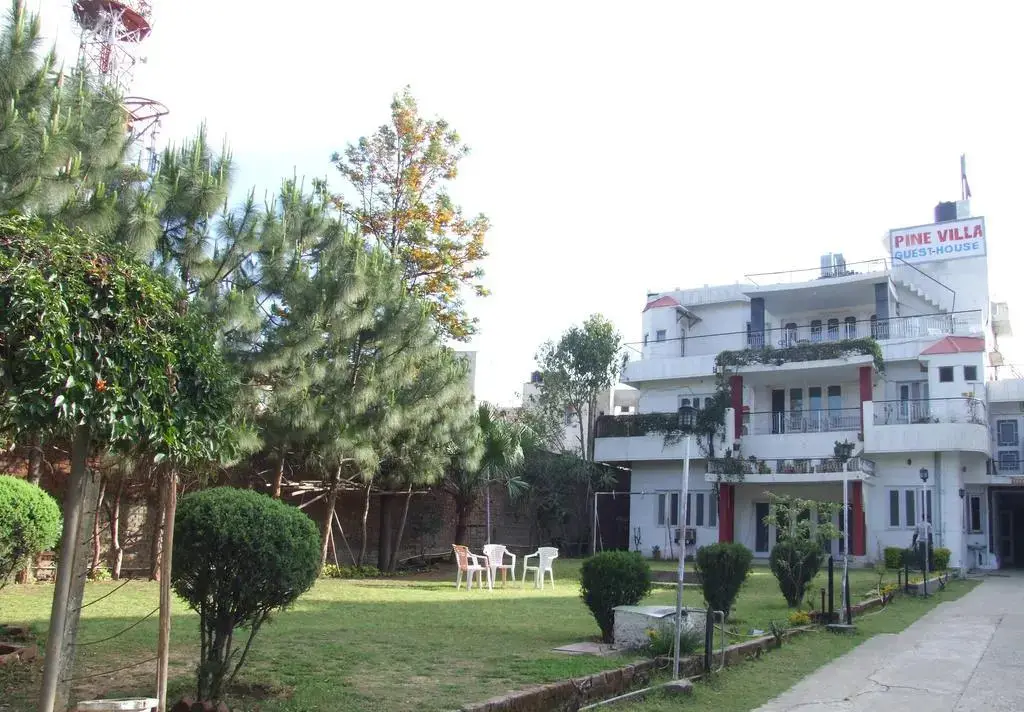 Катра: Pine Villa Guest House