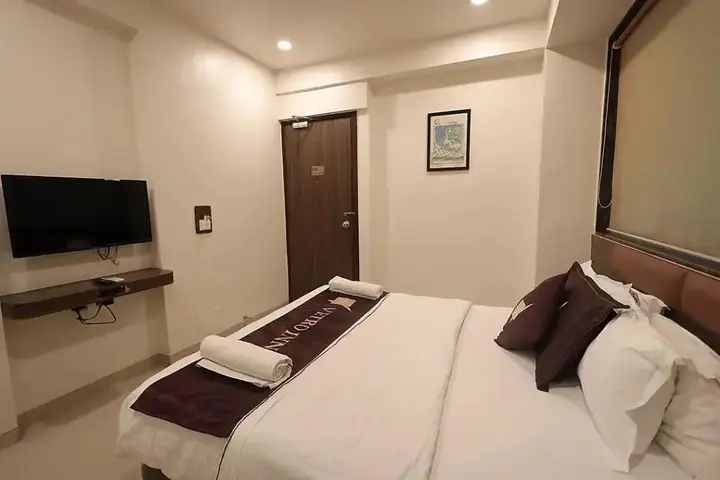 Сурат: Vetro Inn