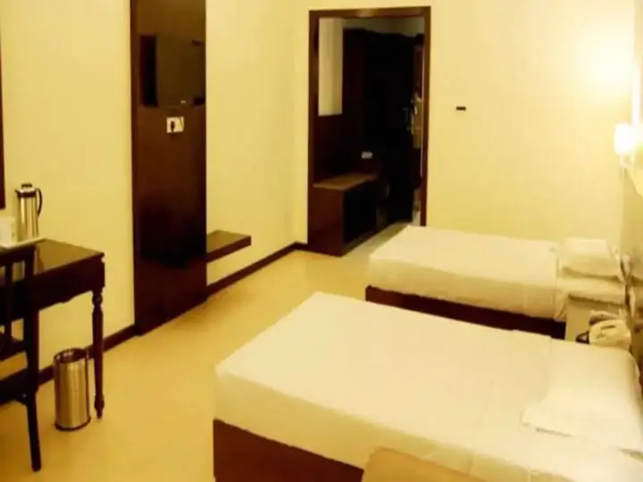 Пантнагар: Ark Hotel & Resorts