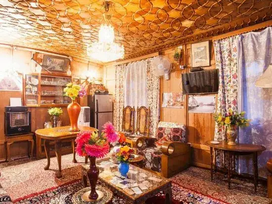 Шринагар: Heaven Breeze Group of Houseboats