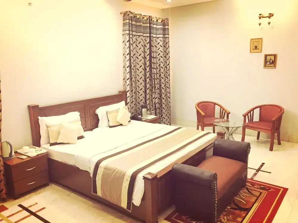 Большая Нойда: Angel Nri Hotel