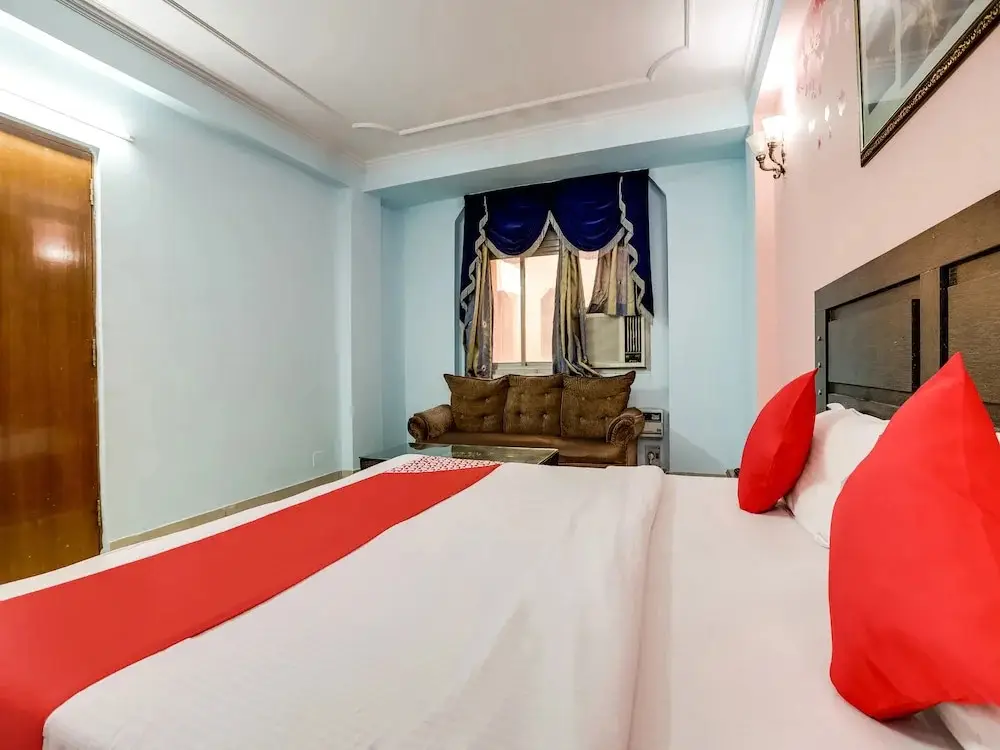 Нью-Дели: Hotel Golden Deluxe