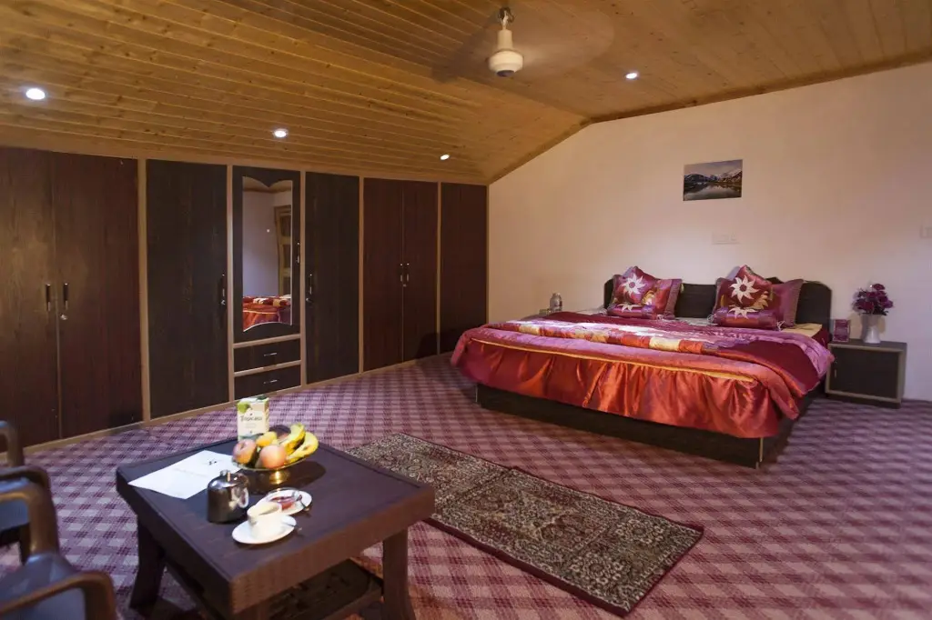 Шринагар: Sheesha Residency