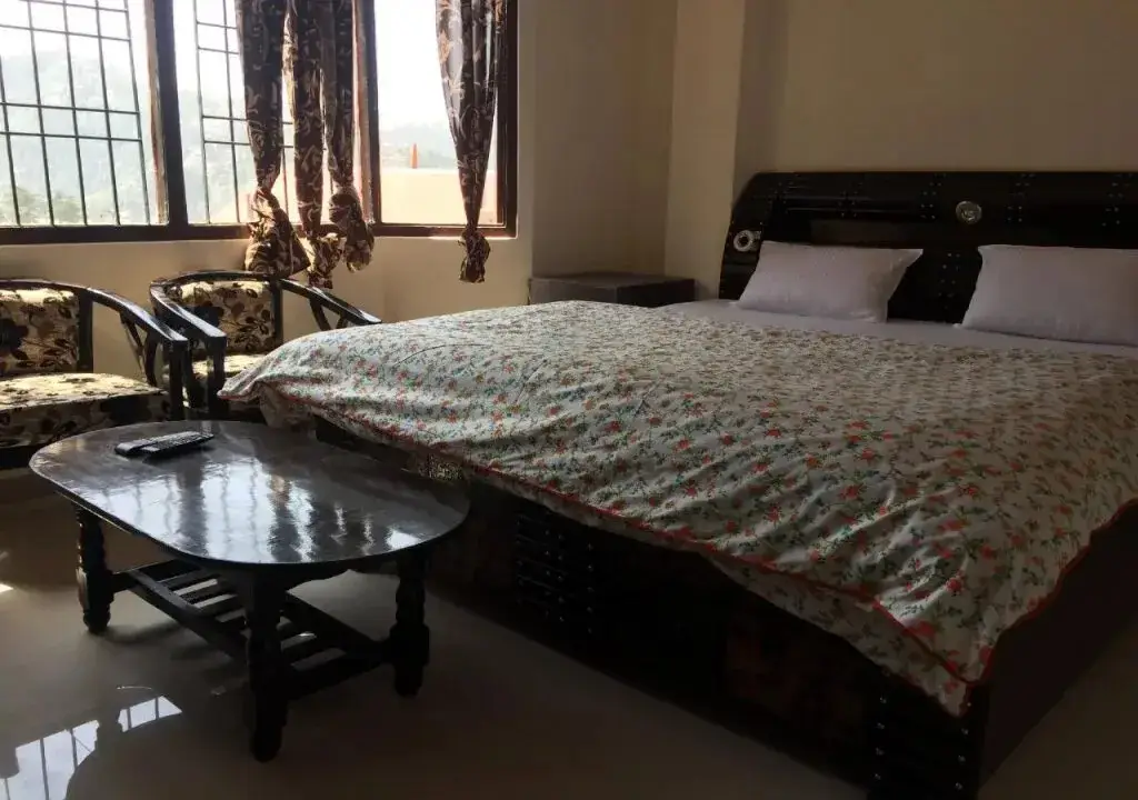 Куфри: Hotel Nevaidyam