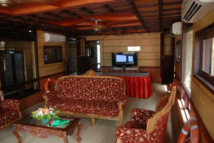 Аллеппи: Pulickattil Houseboats