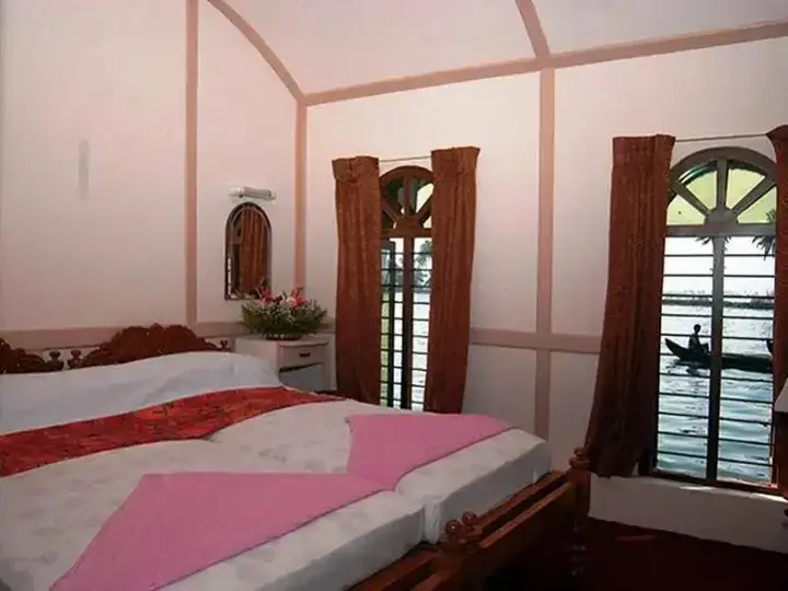 Аллеппи: Pulickattil Houseboats