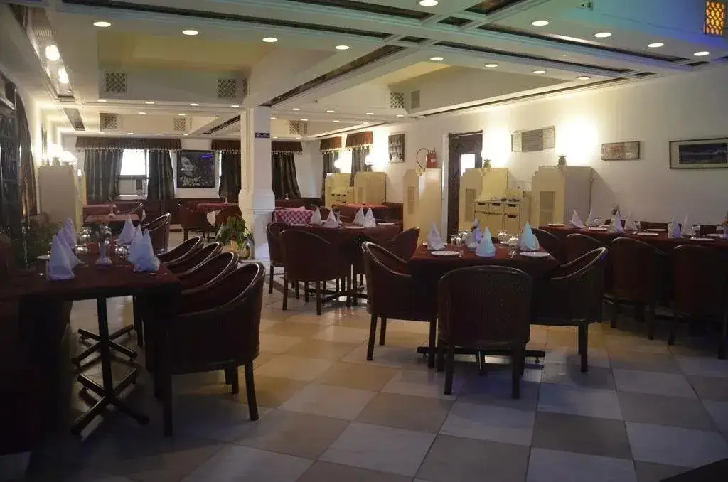 Дехрадун: Ramada Dehradun