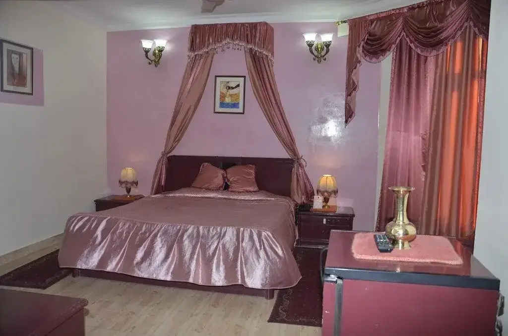 Дехрадун: Ramada Dehradun