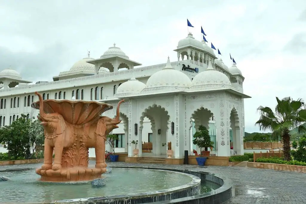 Radisson Blu Udaipur Palace Resort & Spa — фото 1