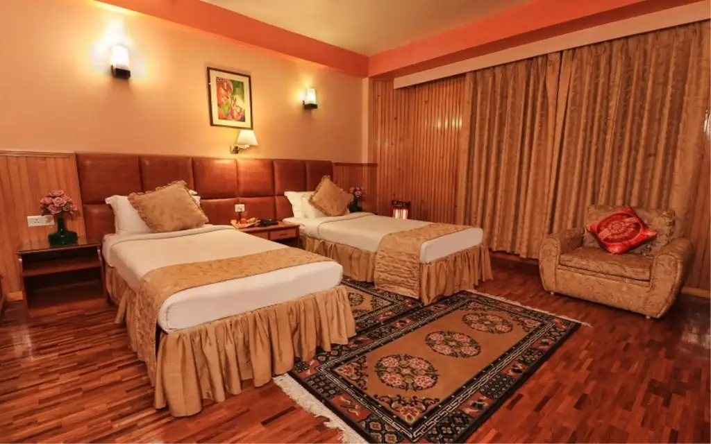 Лачунг: Yarlam Resort