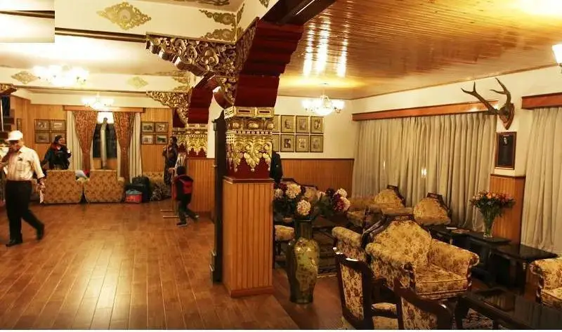 Лачунг: Yarlam Resort