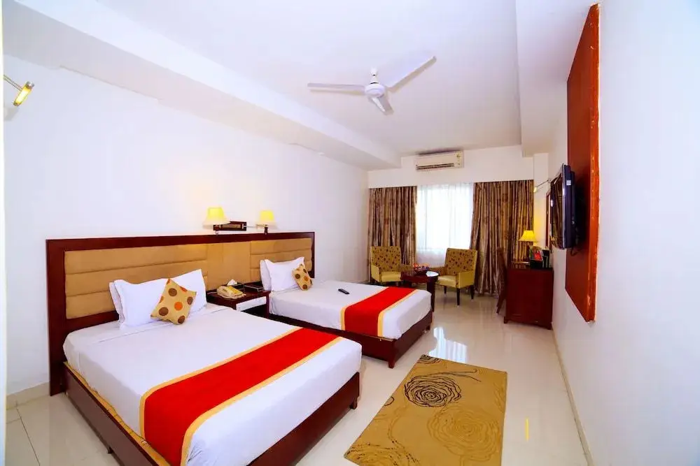 Маниячи: RR INN- Tirunelveli
