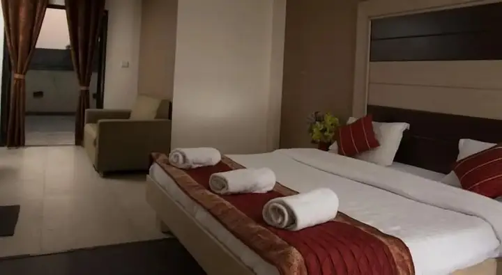 Гуруграм: Pacific Inn - Huda City Center