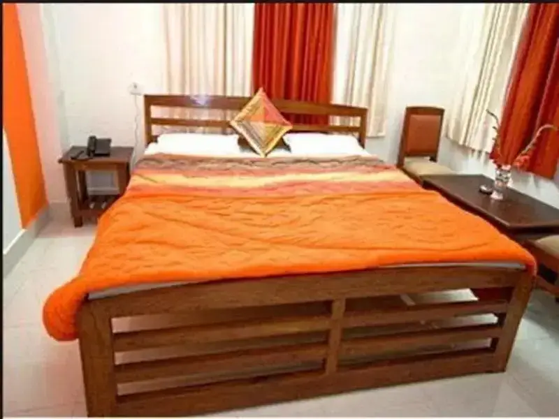 Раникхет: Ranikhet Grand