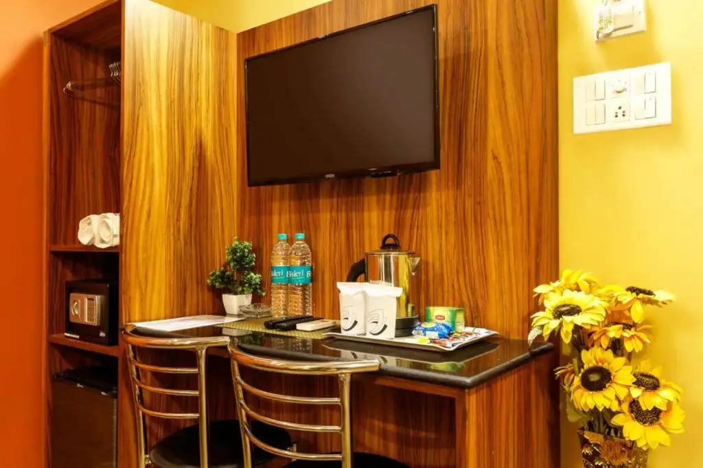 Колката: The SilverLine Hotel
