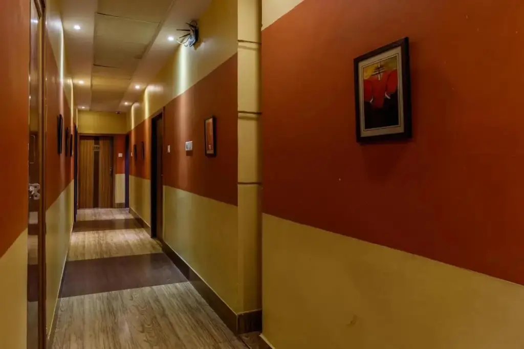 Колката: The SilverLine Hotel