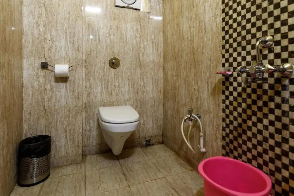 Колката: The SilverLine Hotel