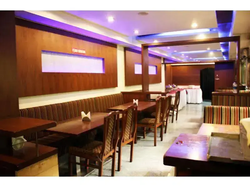 Пуна: Vista Rooms at FC Road
