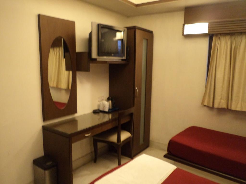 Колката: Vista Rooms at Lakshmi Narayan Mandir