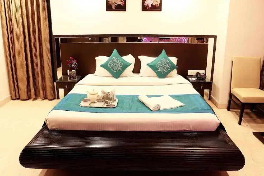 Колката: OYO Premium Harish Mukherjee Road