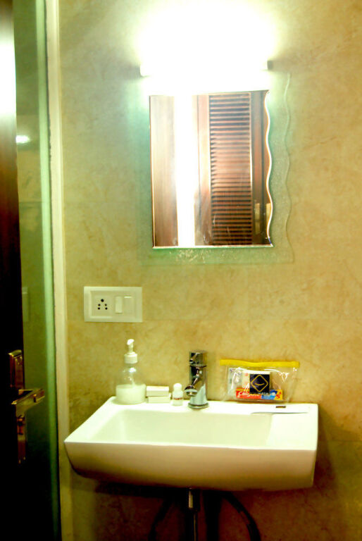 Мумбаи: Stay Vista Rooms Near Mumbai Airport