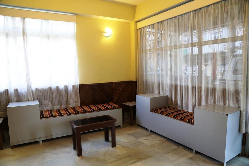 Пеллинг: Hotel Takura