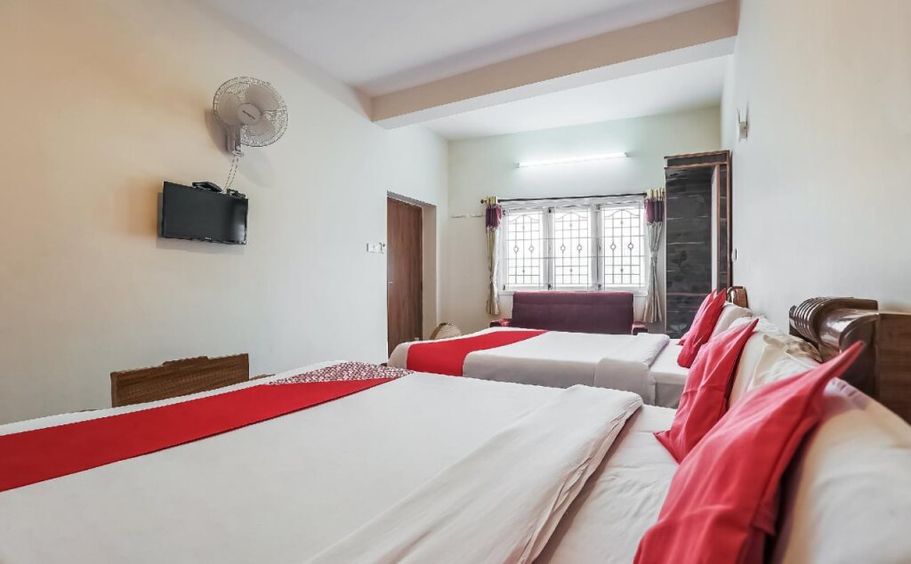 Ути: Nightshade Inn Residency