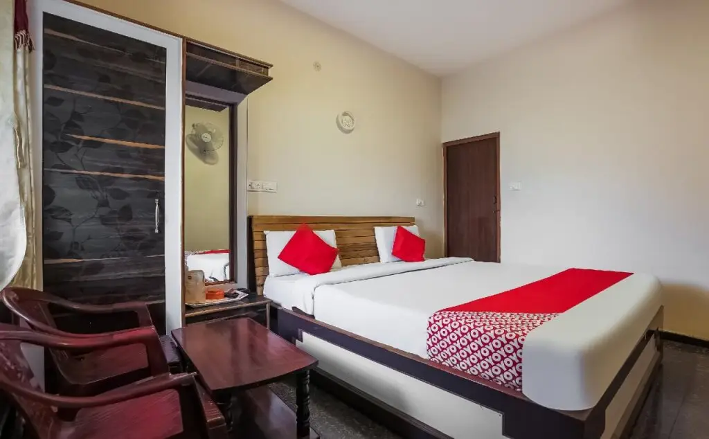 Ути: Nightshade Inn Residency