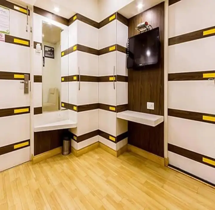 Ути: Fabhotel Sholas Residency I