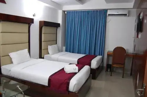 Багдогра: Hotel Monarch Aachal