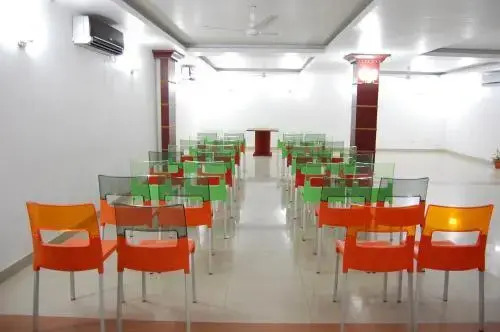 Багдогра: Hotel Monarch Aachal