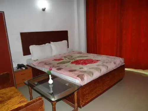 Багдогра: Hotel Monarch Aachal