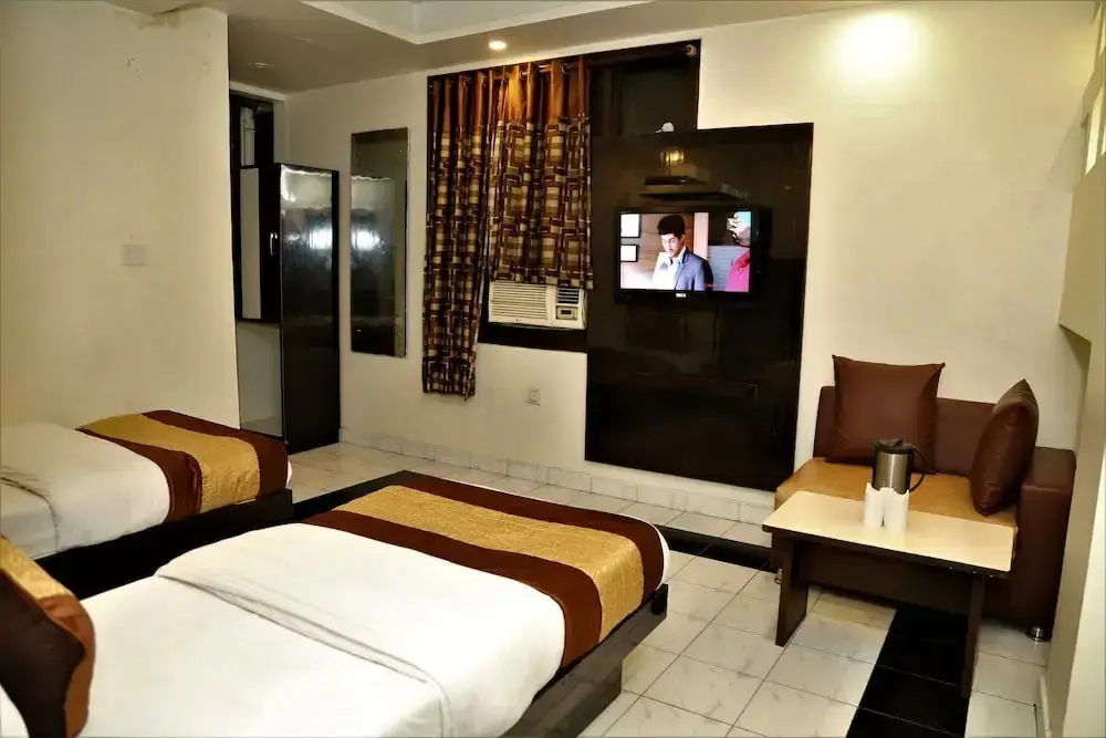 Нью-Дели: Hotel Suzi International