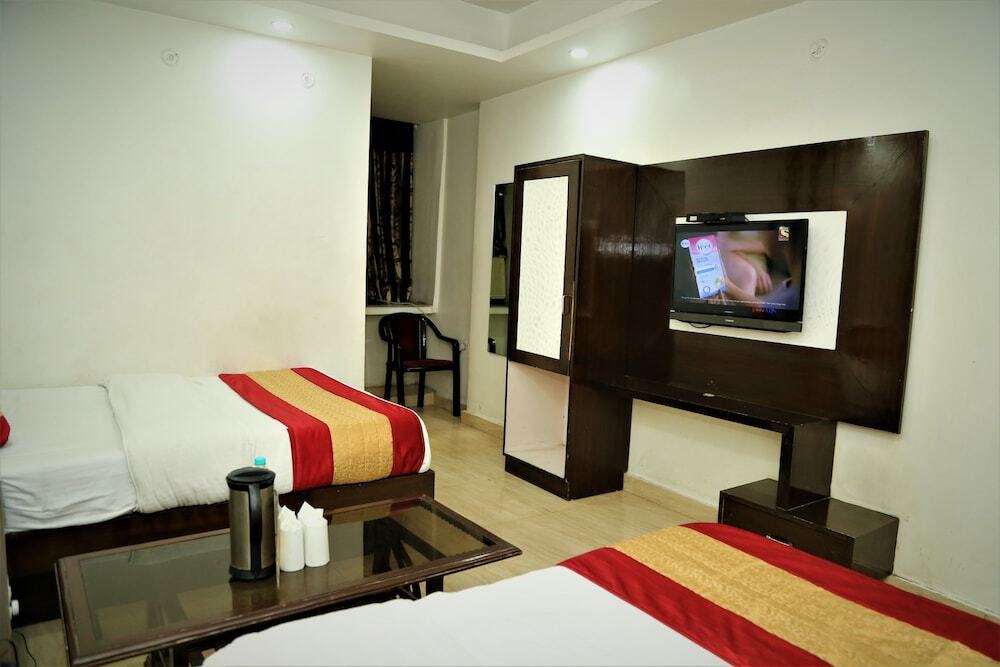 Нью-Дели: Hotel Suzi International