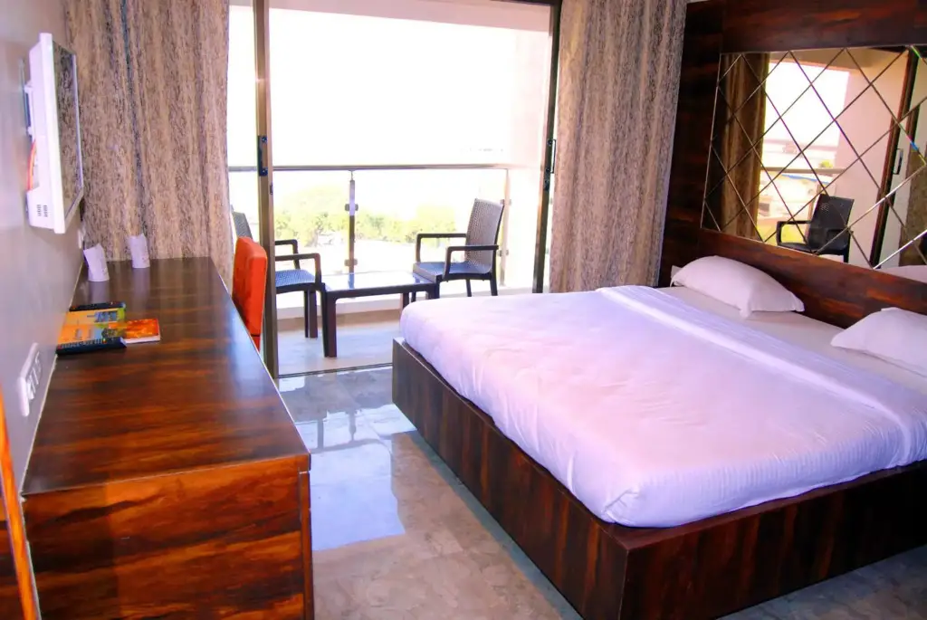 Диу: Hotel Apaar with Sea Face Garden Restaurant