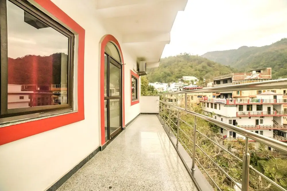FabHotel Om Shivaay Inn — фото 1