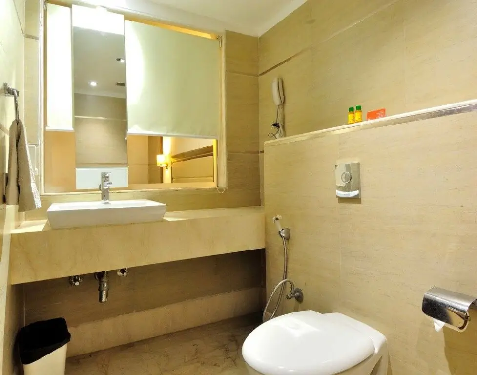 Нью-Дели: FabHotel Rajouri Garden Main Market