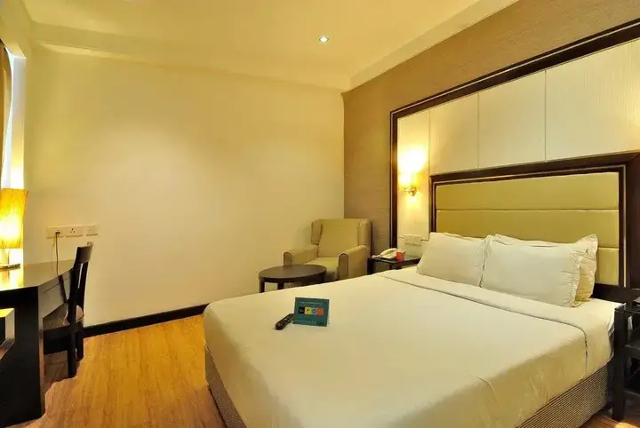 Нью-Дели: FabHotel Rajouri Garden Main Market