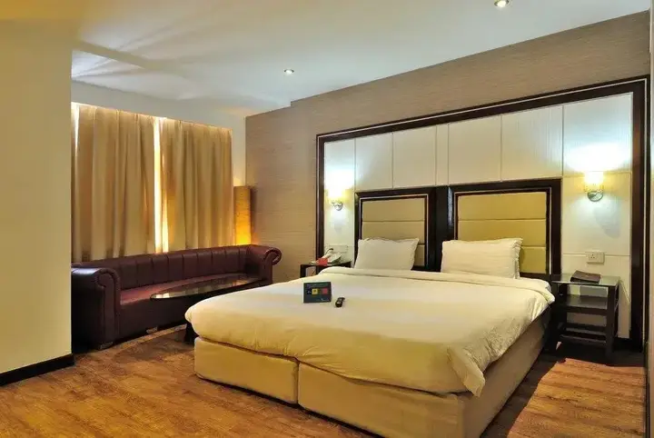 Нью-Дели: FabHotel Rajouri Garden Main Market