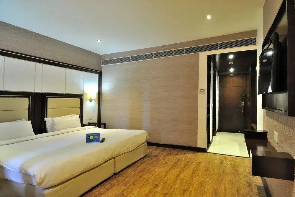 Нью-Дели: FabHotel Rajouri Garden Main Market