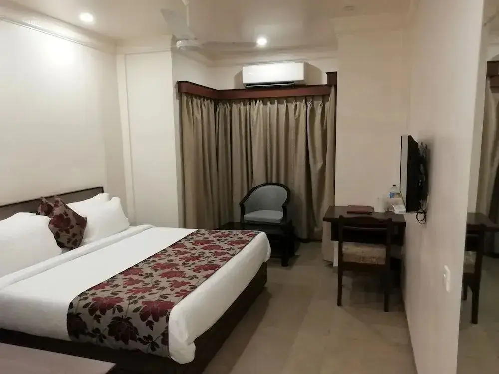 Дург: Hotel Ashish International