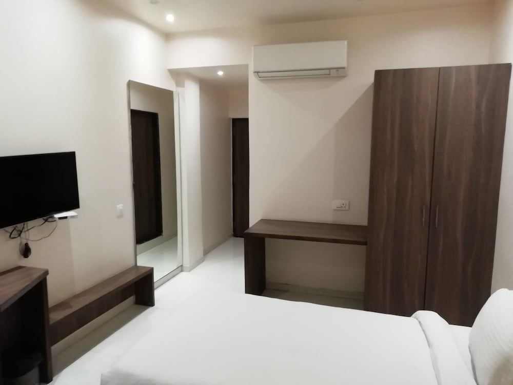 Дург: Hotel Ashish International