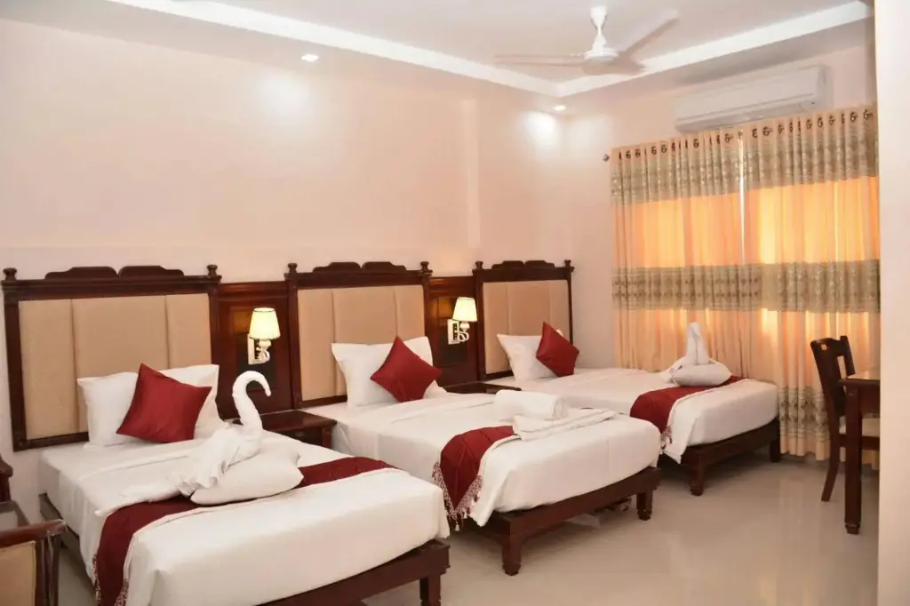 Маниячи: hotel afnapark
