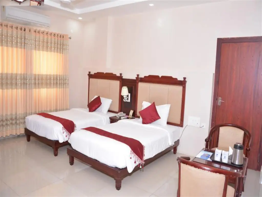 Маниячи: hotel afnapark