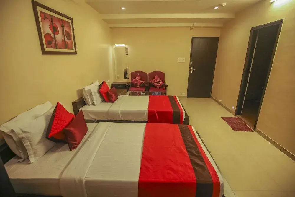 Ахмедабад: OYO 703 Hotel Shahi Palace